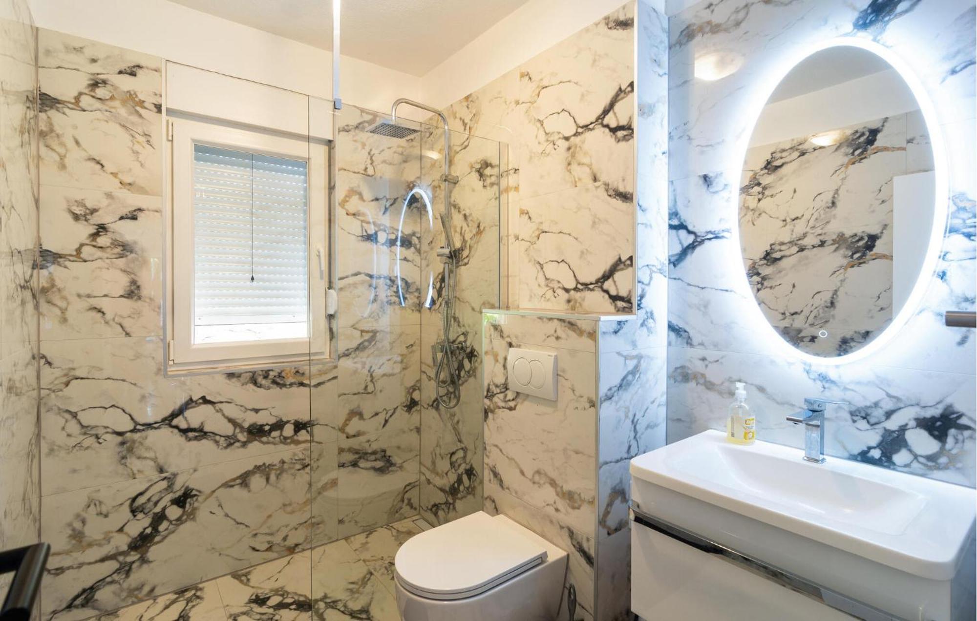 Amazing Apartment In Podstrana With Wifi Bagian luar foto