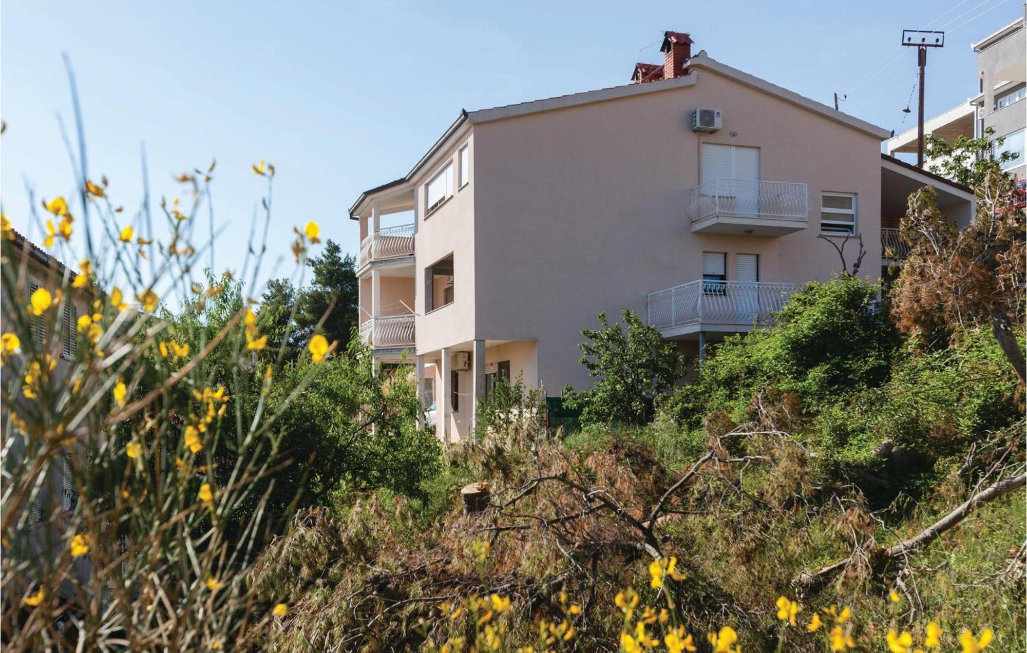 Amazing Apartment In Podstrana With Wifi Bagian luar foto